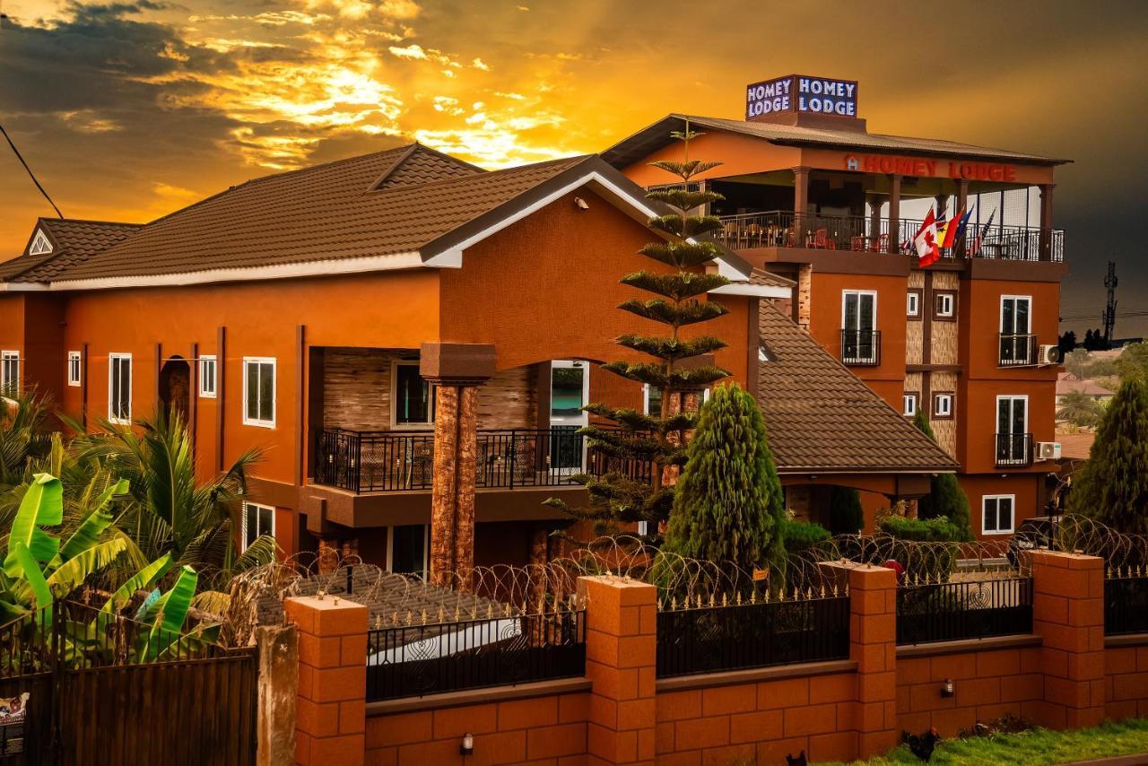 Homey Lodge Кумаси Екстериор снимка