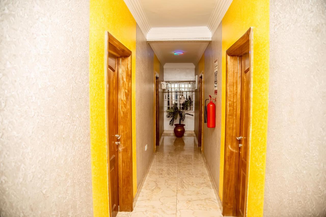 Homey Lodge Кумаси Екстериор снимка