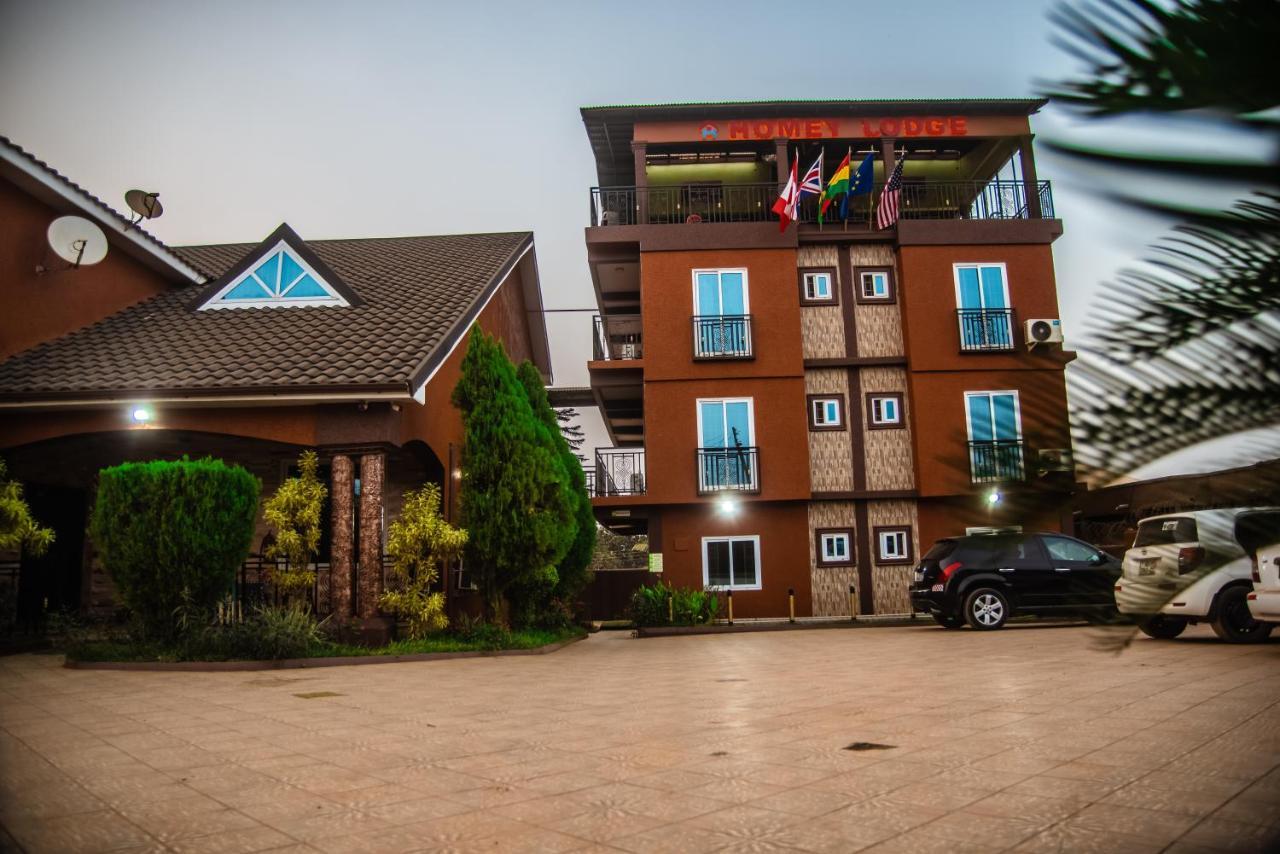 Homey Lodge Кумаси Екстериор снимка