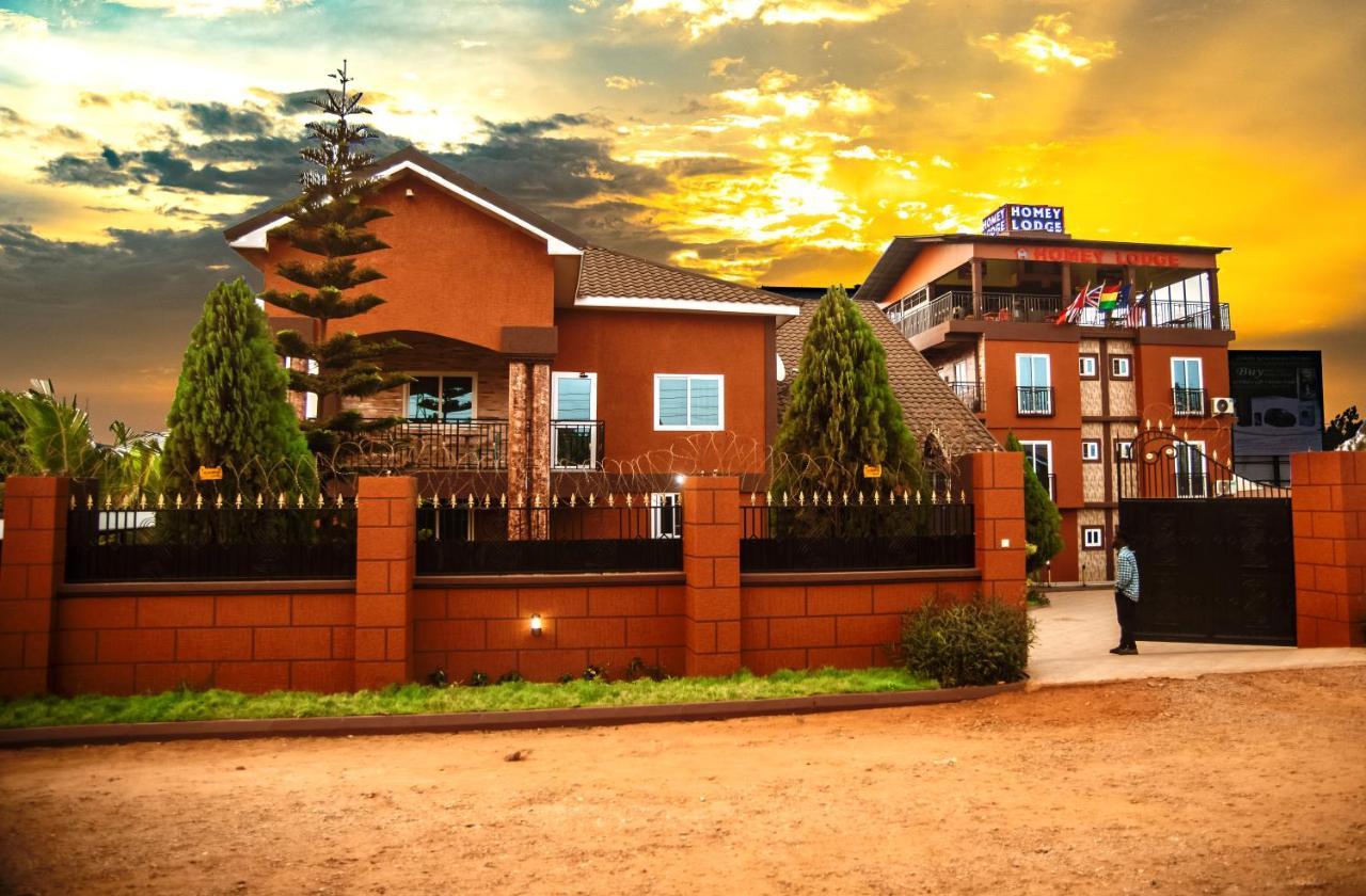 Homey Lodge Кумаси Екстериор снимка