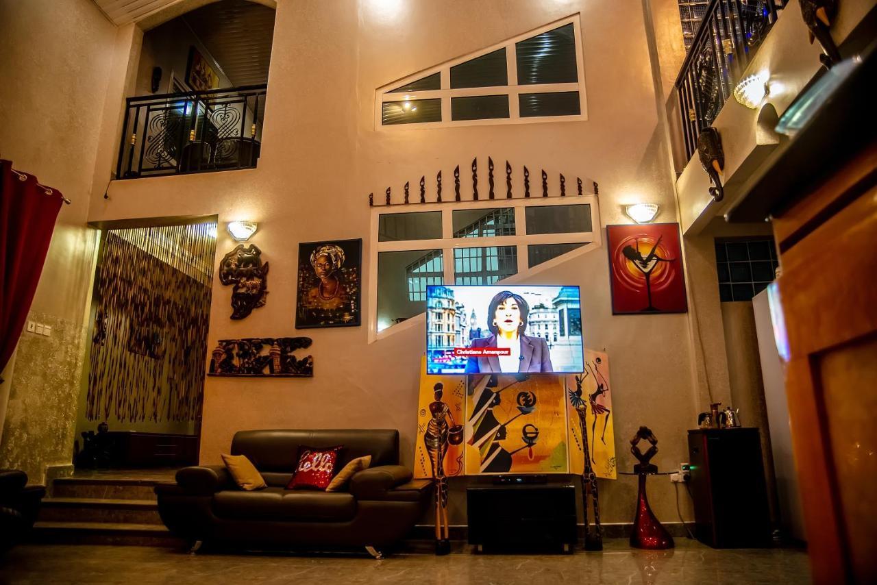 Homey Lodge Кумаси Екстериор снимка