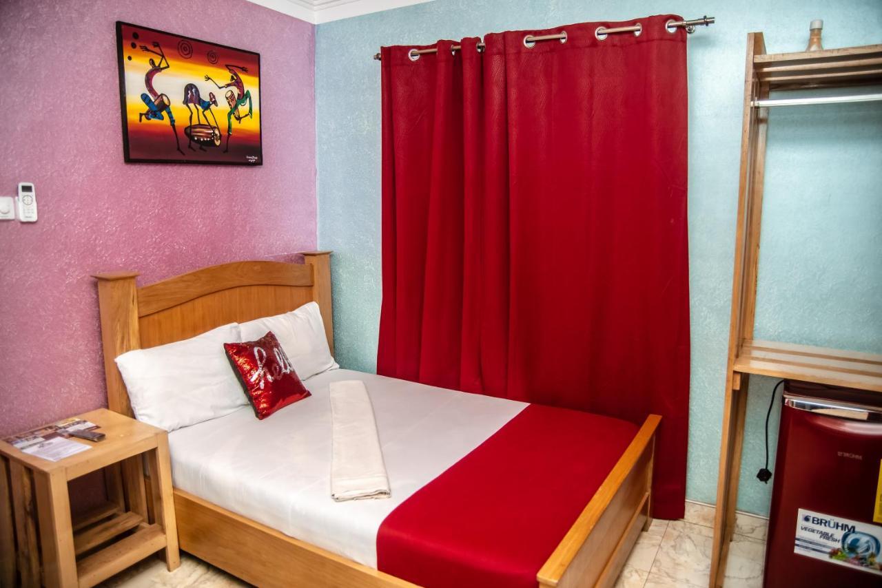 Homey Lodge Кумаси Екстериор снимка