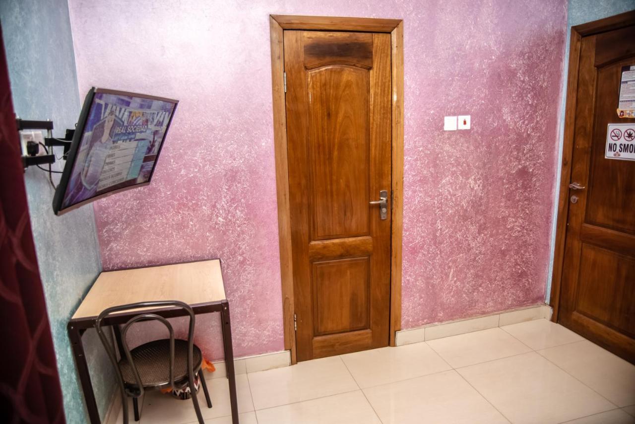 Homey Lodge Кумаси Екстериор снимка