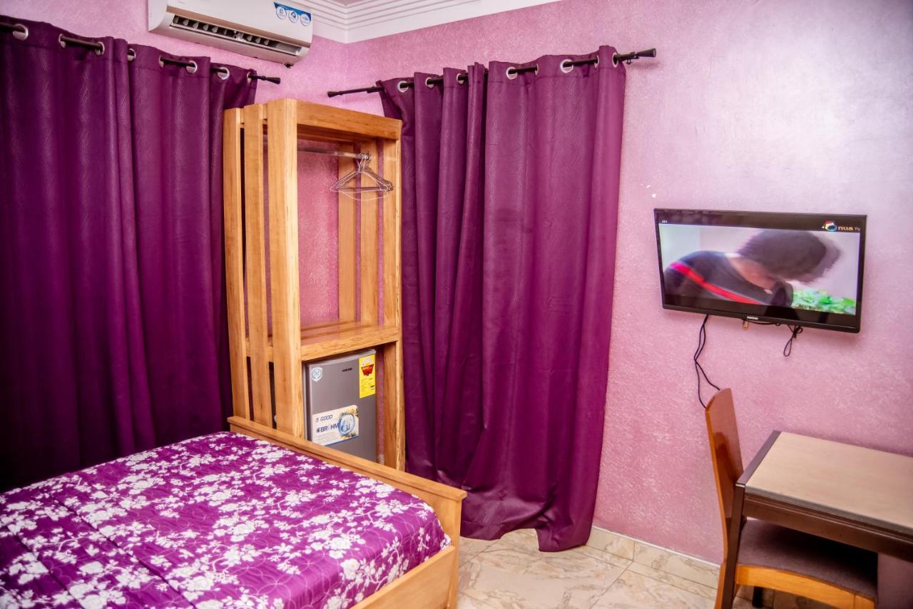 Homey Lodge Кумаси Екстериор снимка