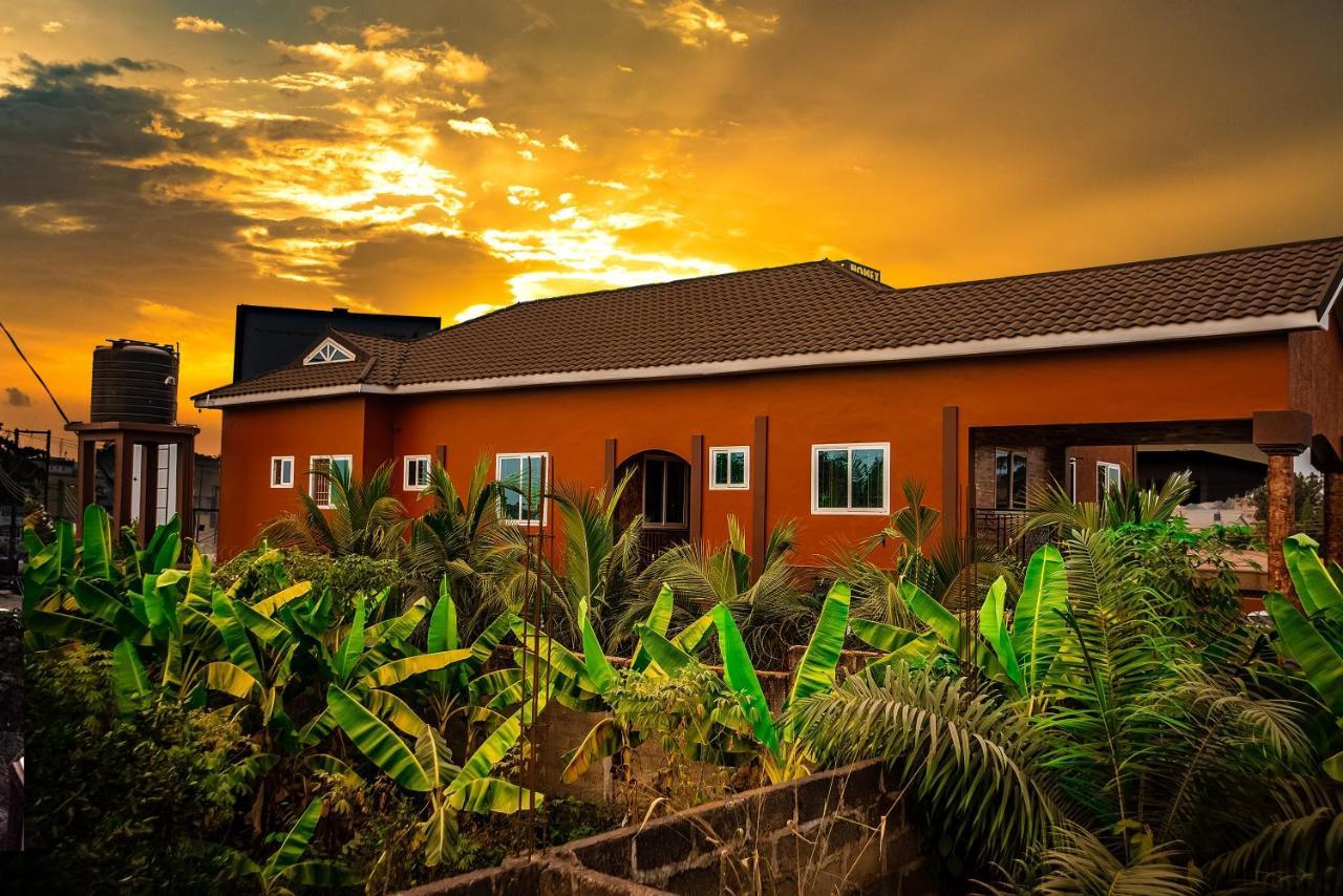 Homey Lodge Кумаси Екстериор снимка